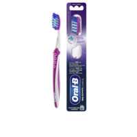 Product  container  of  Oral-B  Pro-3DWhite  Clinical  Medium  Toothbrush  by  Oral-B,  a  manual  toothbrush  indicated  for  whitening  teeth.