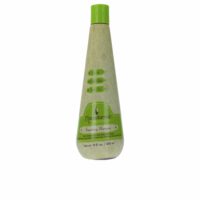 Bottle  of  Macadamia  Smoothing  Shampoo  by  Macadamia,  a  shampoo  indicated  for  cleansing  and  preventing  hair  breakage.